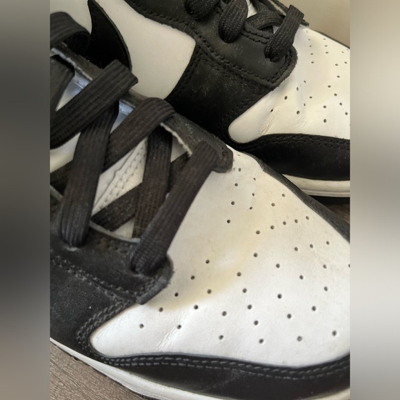 NIKE Black & White Dunk Hi Retro Sneakers (Size 12) - Picture 5 of 12